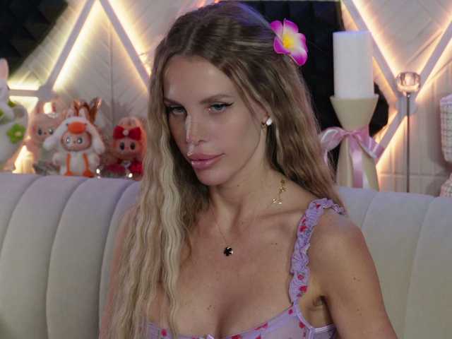 blondinochkaa's BongaCams show and profile