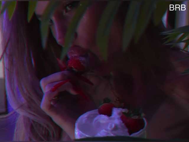 blondinochkaa's BongaCams show and profile