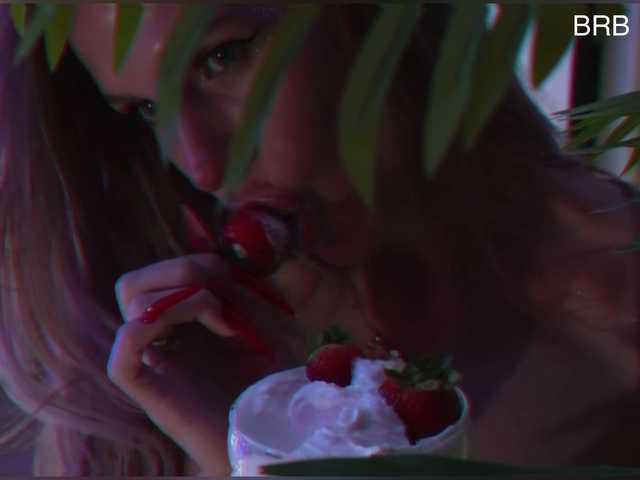 blondinochkaa's BongaCams show and profile