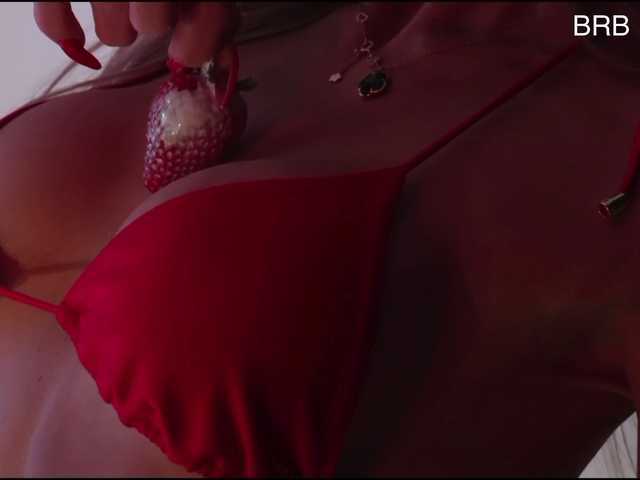 blondinochkaa's BongaCams show and profile