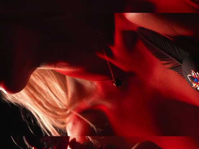 blondinochkaa's BongaCams show and profile