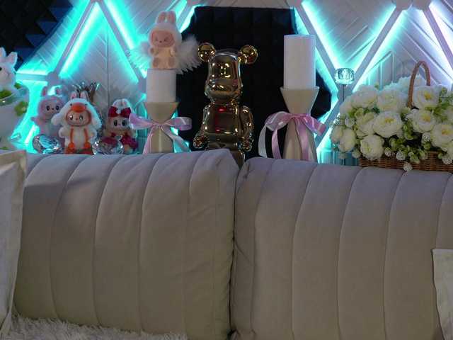 blondinochkaa's BongaCams show and profile