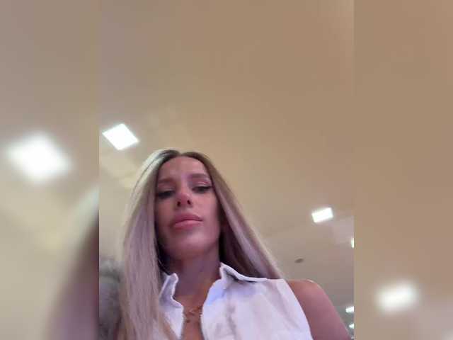 blondinochkaa's BongaCams show and profile