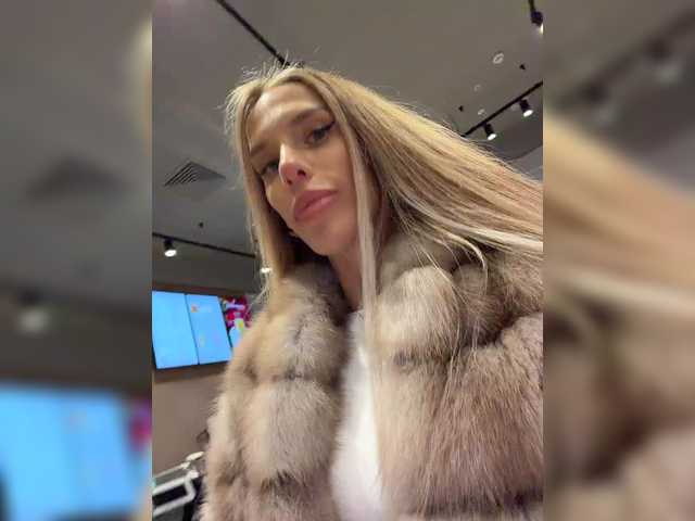  blondinochkaa chat room