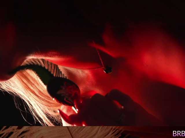 blondinochkaa's BongaCams show and profile