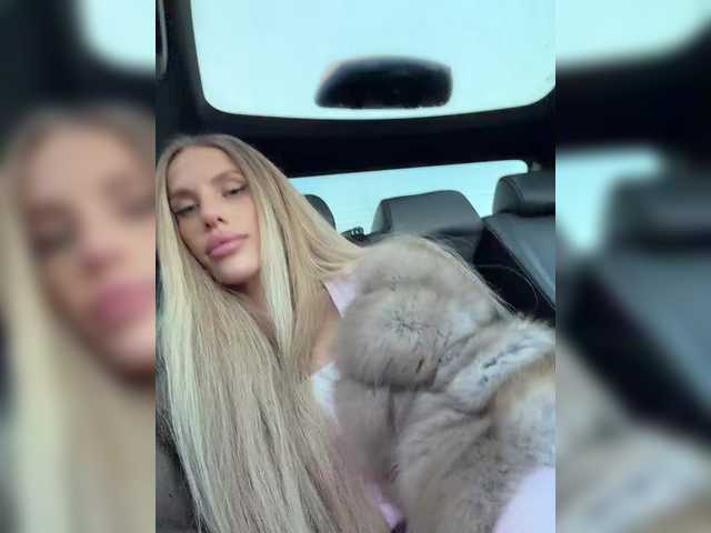 blondinochkaa's BongaCams show and profile