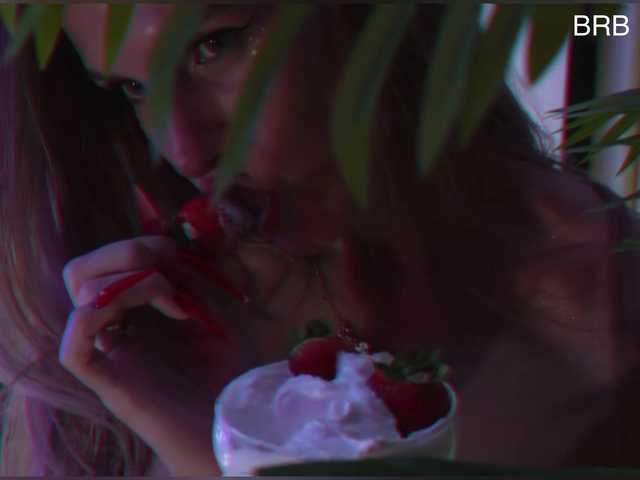 blondinochkaa's BongaCams show and profile