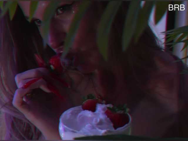 blondinochkaa's BongaCams show and profile