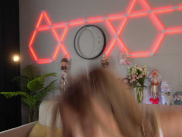 blondinochkaa from BongaCams is Freechat