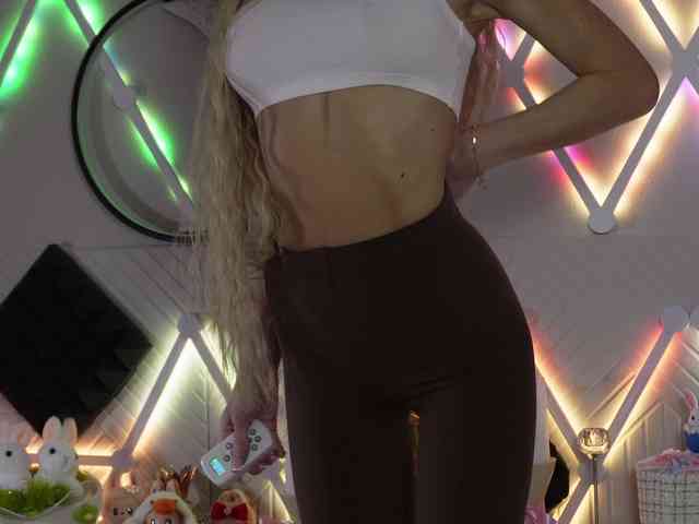 blondinochkaa Live Webcam on BongaCams