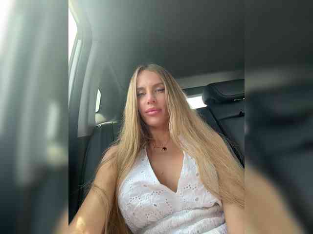 blondinochkaa Live Webcam on BongaCams