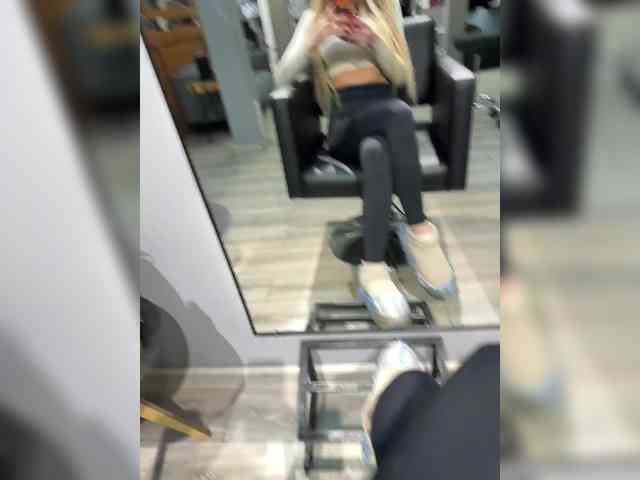 blondinochkaa Live Webcam on BongaCams