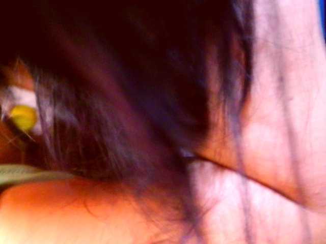 lucyLUxxx's BongaCams show and profile