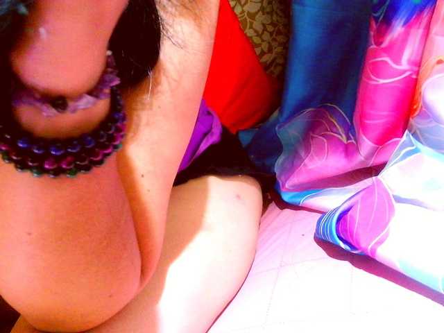 lucyLUxxx's BongaCams show and profile