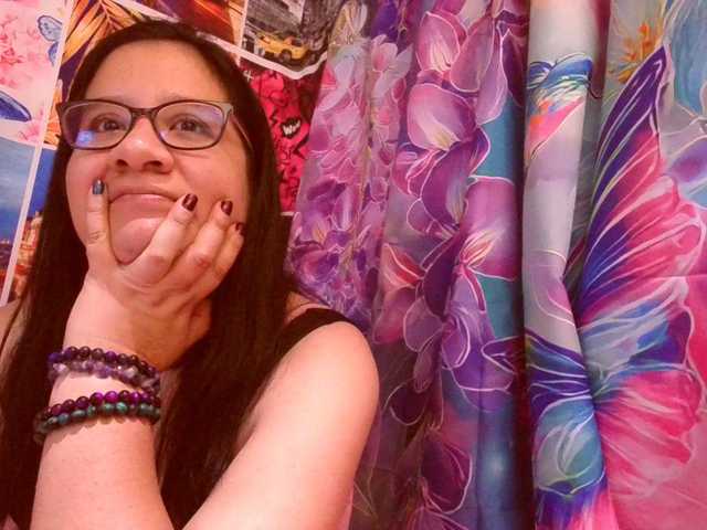 lucyLUxxx's BongaCams show and profile