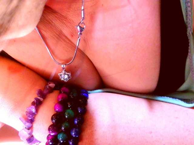 lucyLUxxx's BongaCams show and profile