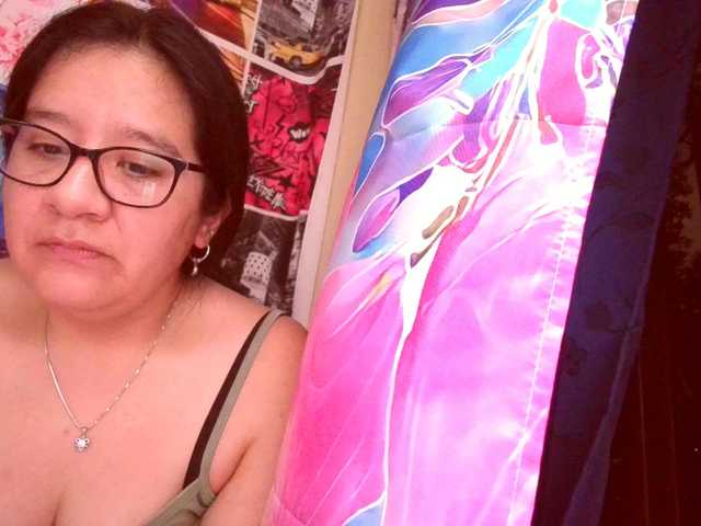 lucyLUxxx's BongaCams show and profile