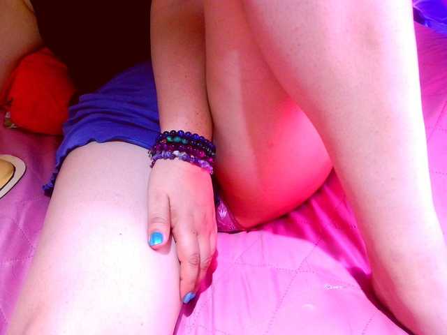 lucyLUxxx's BongaCams show and profile