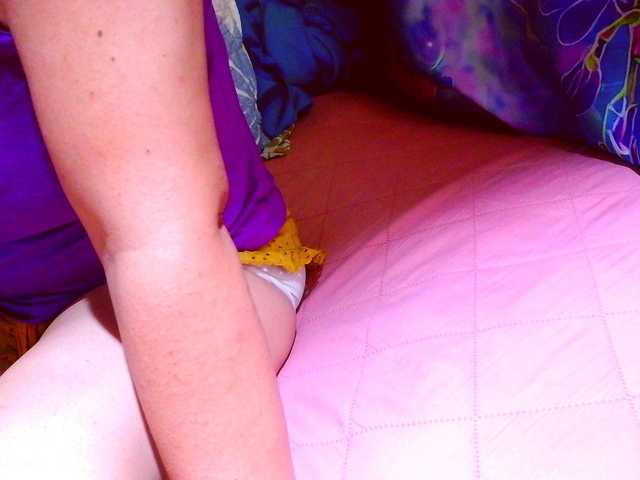 lucyLUxxx's BongaCams show and profile