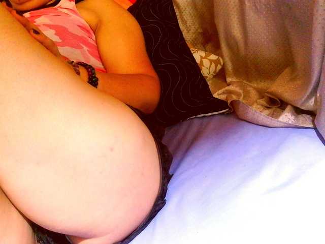 lucyLUxxx's BongaCams show and profile