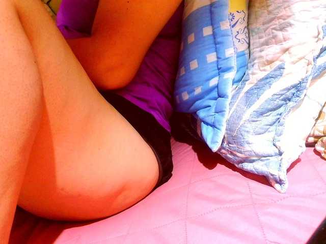 lucyLUxxx's BongaCams show and profile