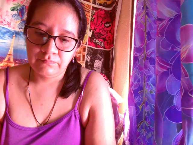 lucyLUxxx's BongaCams show and profile