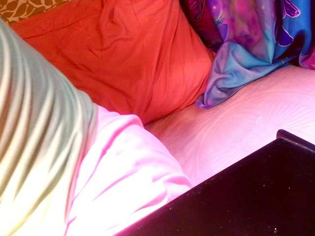 lucyLUxxx's BongaCams show and profile