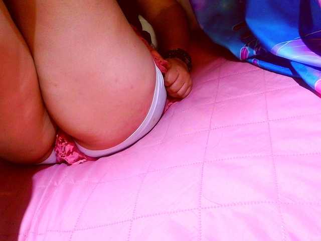 lucyLUxxx's BongaCams show and profile