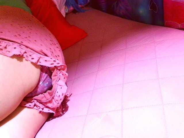 lucyLUxxx's BongaCams show and profile