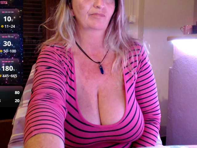 JennaDeluxe's BongaCams show and profile