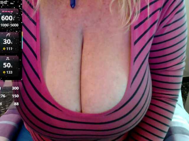 JennaDeluxe's BongaCams show and profile