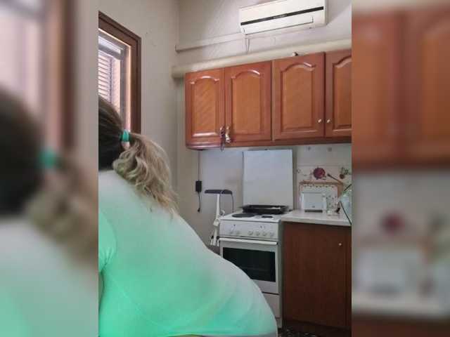 JennaDeluxe's BongaCams show and profile