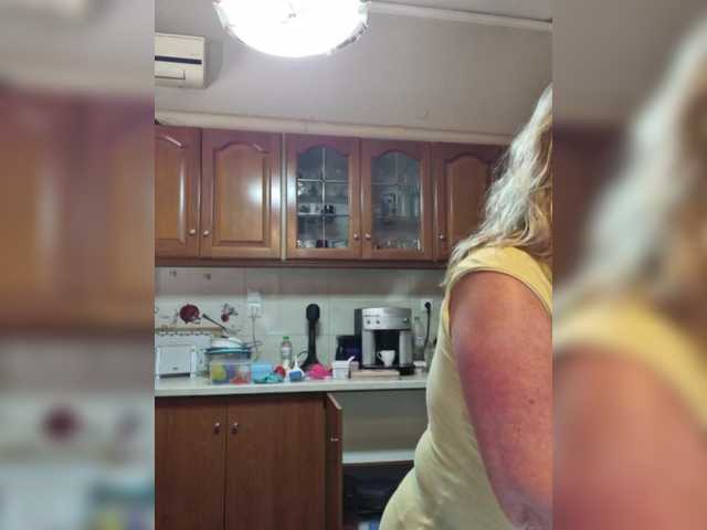 JennaDeluxe's BongaCams show and profile