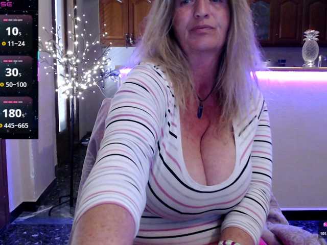 JennaDeluxe's BongaCams show and profile