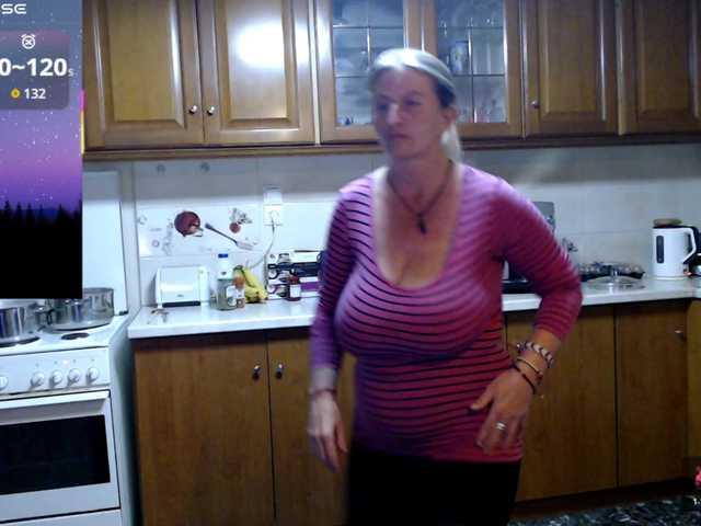 JennaDeluxe's BongaCams show and profile