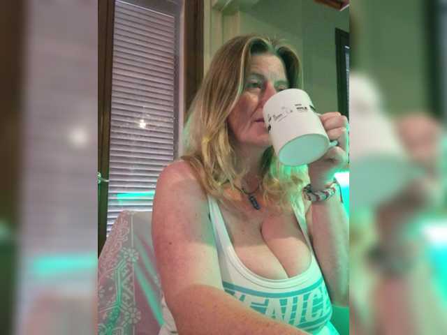 JennaDeluxe's BongaCams show and profile