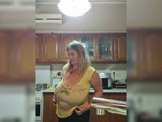 JennaDeluxe's BongaCams show and profile