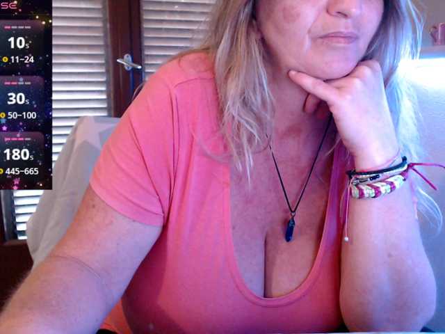 JennaDeluxe's BongaCams show and profile