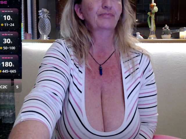 JennaDeluxe's BongaCams show and profile