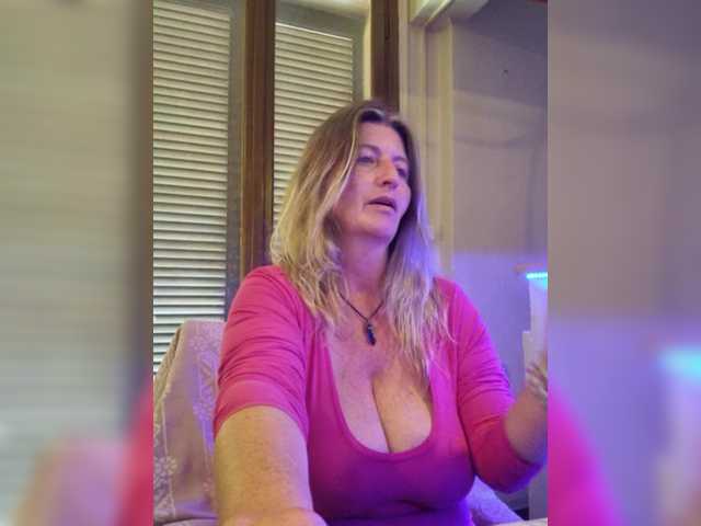 JennaDeluxe's BongaCams show and profile