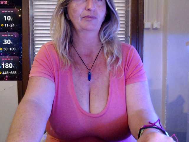 JennaDeluxe live cam