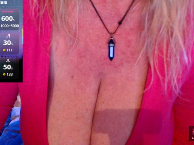 JennaDeluxe's BongaCams show and profile