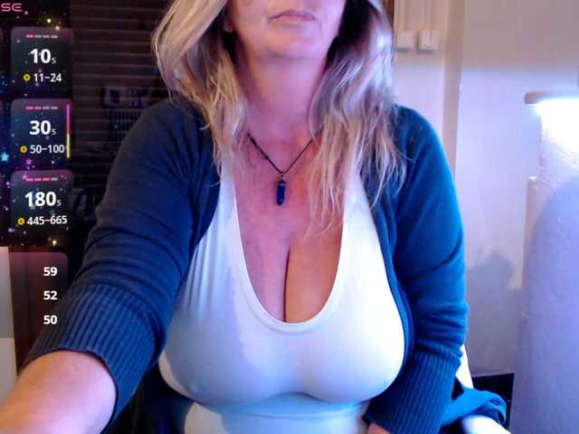 JennaDeluxe's BongaCams show and profile