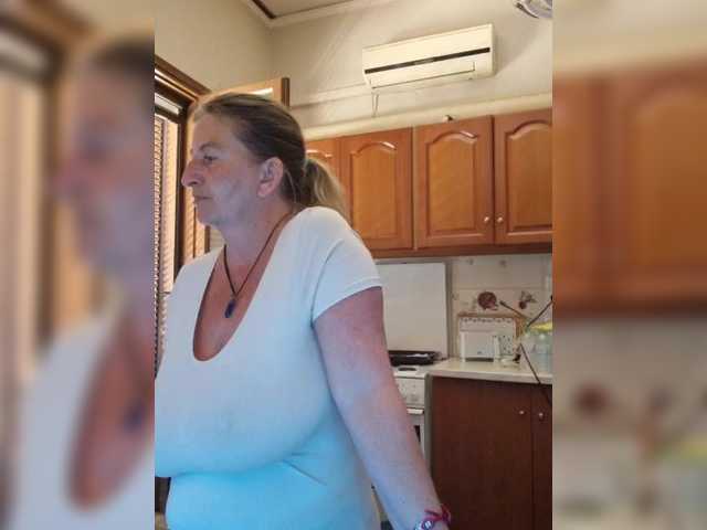 JennaDeluxe's BongaCams show and profile