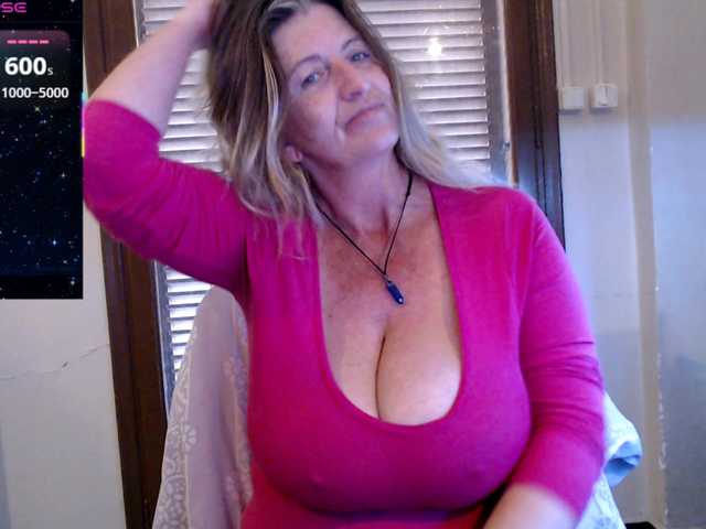 JennaDeluxe's BongaCams show and profile