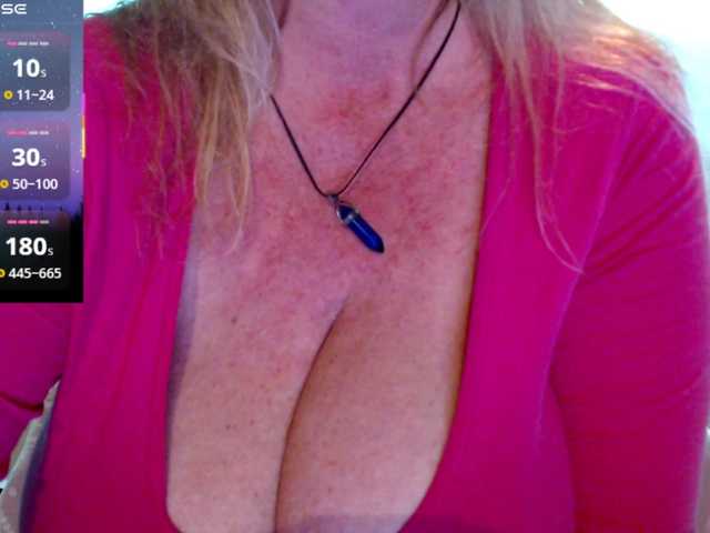 JennaDeluxe's BongaCams show and profile