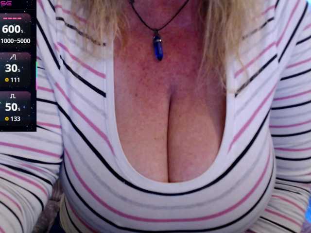 JennaDeluxe's BongaCams show and profile