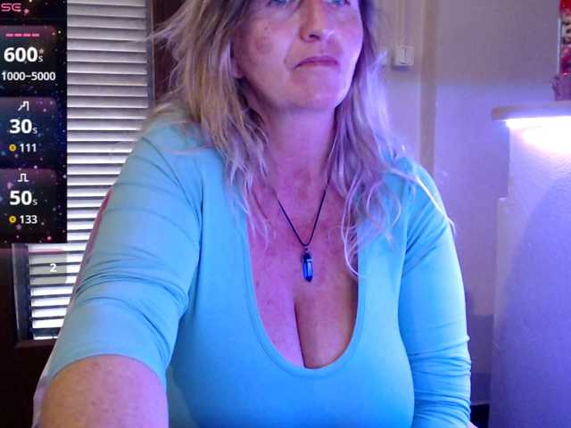 JennaDeluxe's BongaCams show and profile