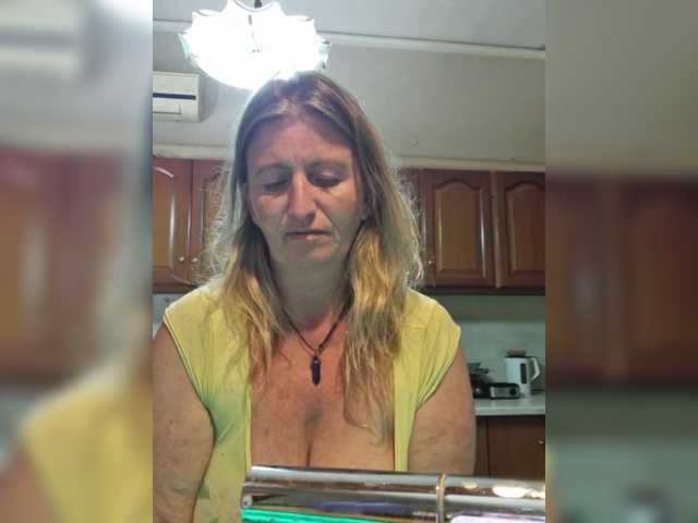 JennaDeluxe's BongaCams show and profile