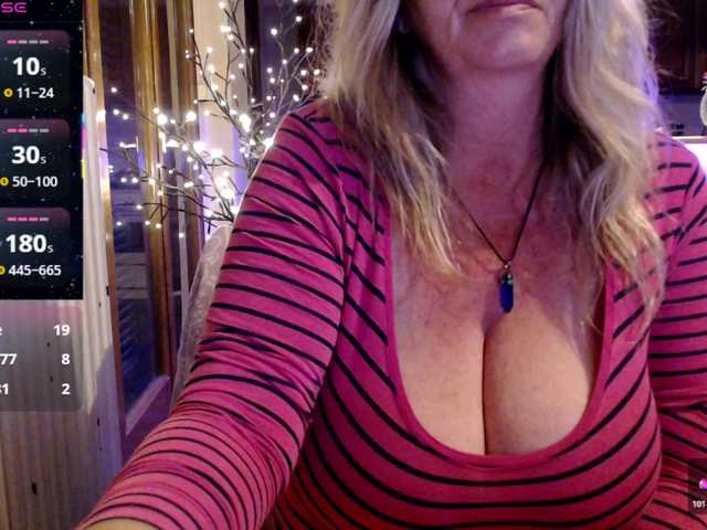 JennaDeluxe's BongaCams show and profile